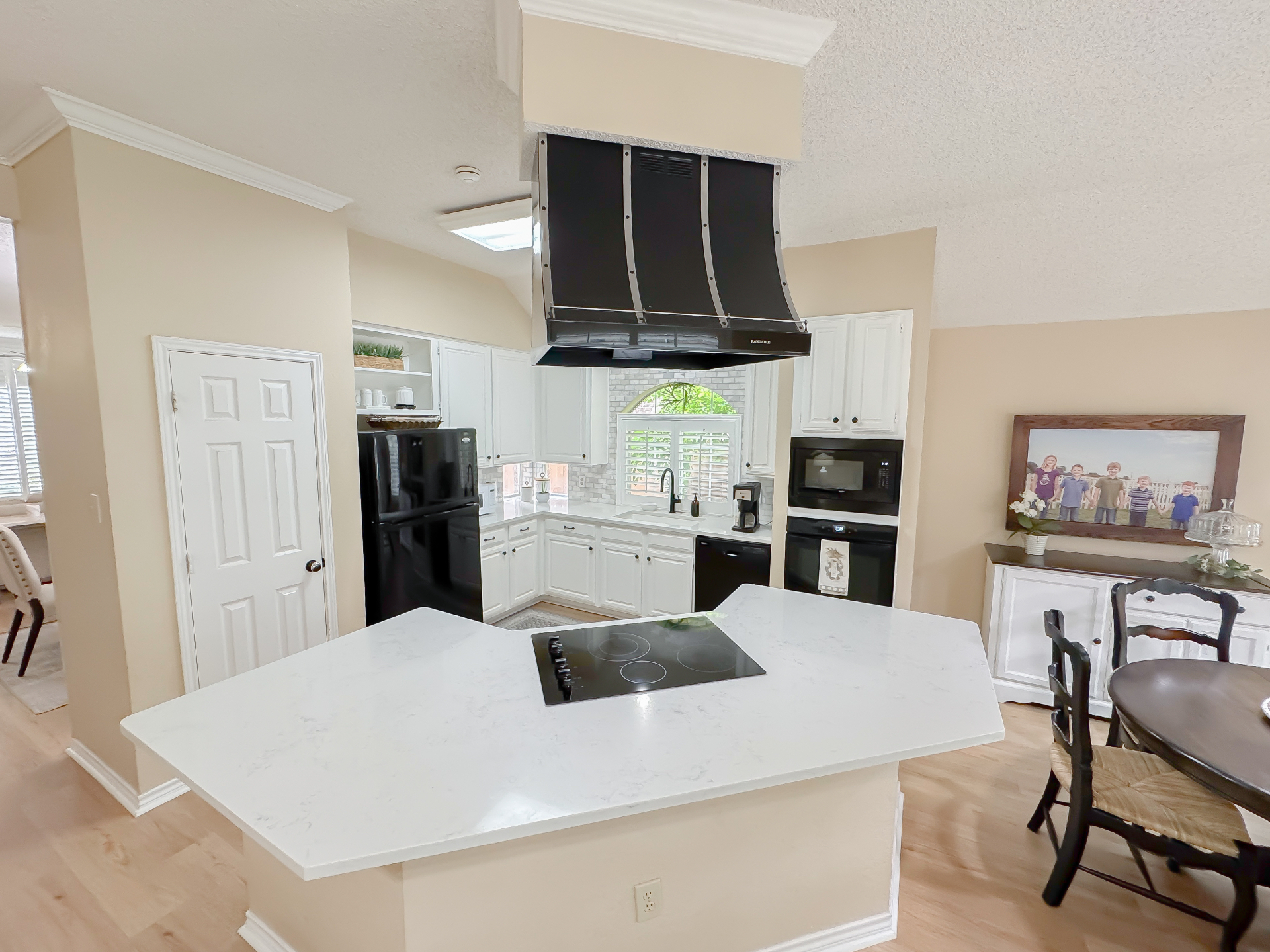 Photo 3 — 3445 Paint Brush Lane