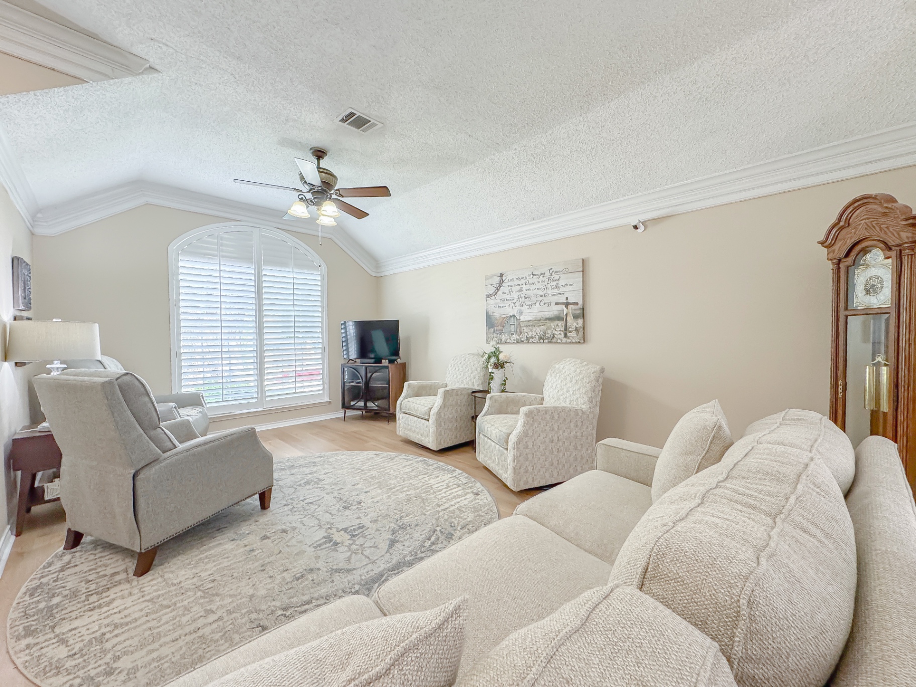 Photo 4 — 3445 Paint Brush Lane